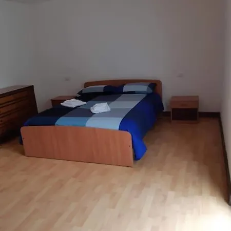 Casa San Primo, Zelbio, Di בית נופש *