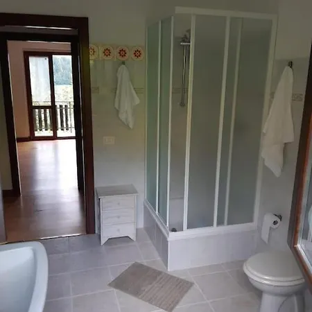 Casa San Primo, Zelbio, Di בית נופש
